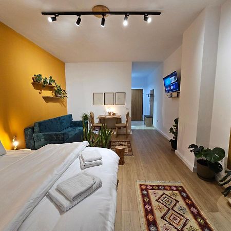 Vibe Studio Apartment Tirana Esterno foto