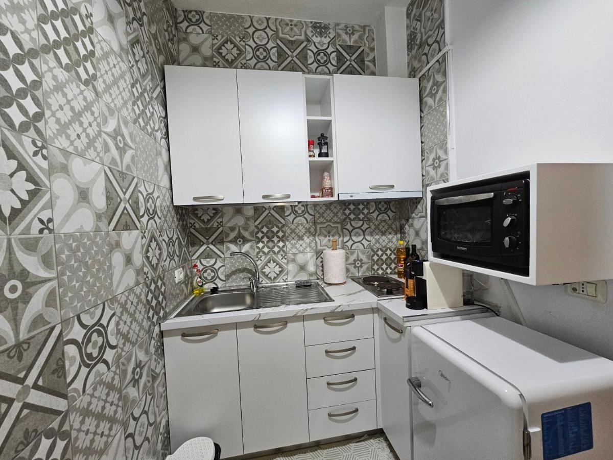 Vibe Studio Apartment Tirana Esterno foto