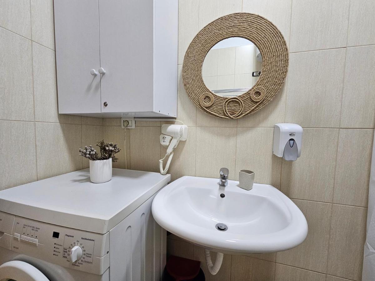 Vibe Studio Apartment Tirana Esterno foto